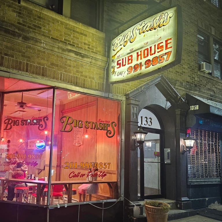 Dine-In the Cozy Way